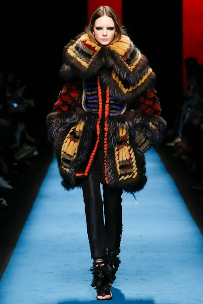 Look 26